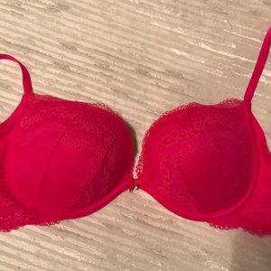 Victoria Secretes 34C Pink Bra